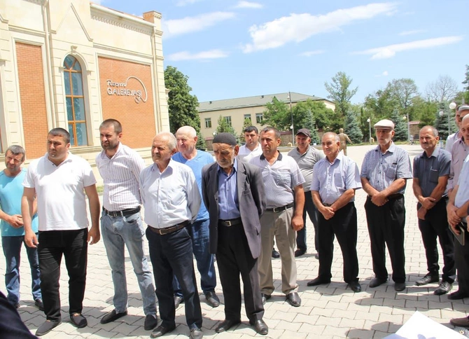 Qusarda vətəndaşlarla görüş keçirildi — FOTOLAR