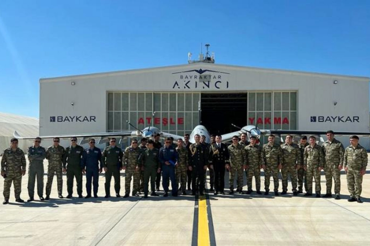 Hərbçilərimiz “AKINCI PUA-larından istifadə kursunu uğurla bitirdi — FOTOLAR