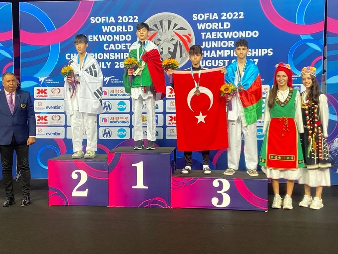 Taekvondoçumuz dünya üçüncüsü oldu — FOTOLAR