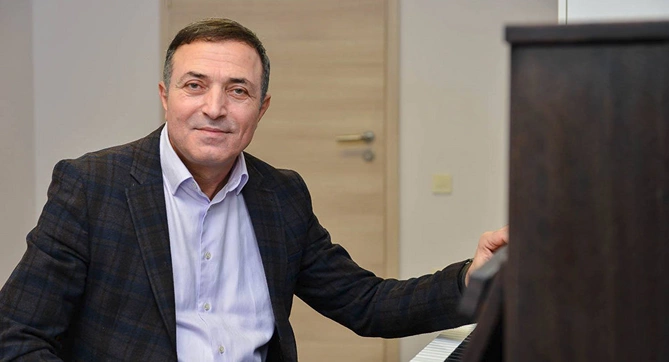 Mənsum İbrahimovdan Nəzakət Teymurovaya: “Sənətin zirvəsindədir...”