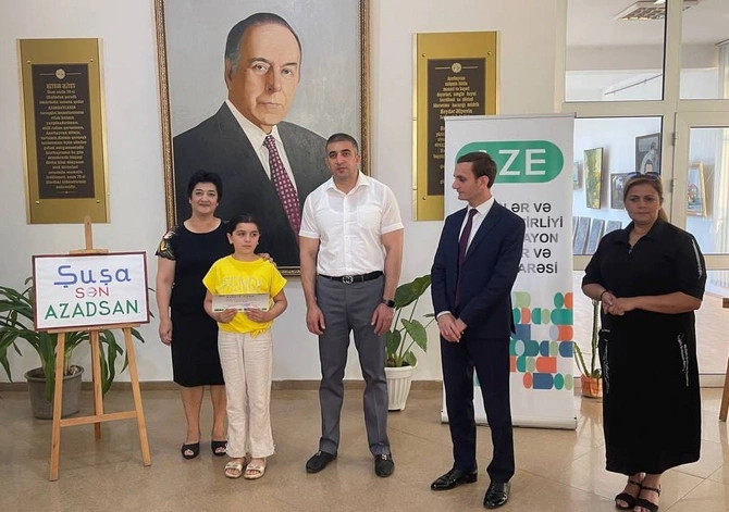 Salyanda “Şuşa sən azadsan” adlı rəsm sərgisi keçirildi — FOTOLAR Salyanda “Şuşa sən azadsan” adlı rəsm sərgisi keçirildi — FOTOLAR