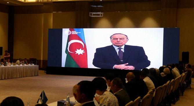 “Tarixi Azərbaycan torpaqlarındakı maddi-mədəni irsimiz: İrəvandan Zəngəzuradək” kitabının təqdimatı keçirildi — FOTOLAR