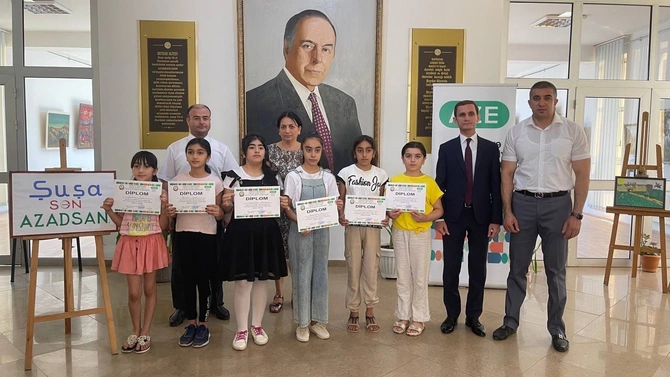 Salyanda “Şuşa sən azadsan” adlı rəsm sərgisi keçirildi — FOTOLAR Salyanda “Şuşa sən azadsan” adlı rəsm sərgisi keçirildi — FOTOLAR