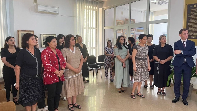 Salyanda “Şuşa sən azadsan” adlı rəsm sərgisi keçirildi — FOTOLAR Salyanda “Şuşa sən azadsan” adlı rəsm sərgisi keçirildi — FOTOLAR