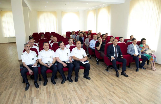 Sumqayıt Baş Gömrük İdarəsində sahibkarlarla görüş keçirildi — FOTOLAR Sumqayıt Baş Gömrük İdarəsində sahibkarlarla görüş keçirildi — FOTOLAR