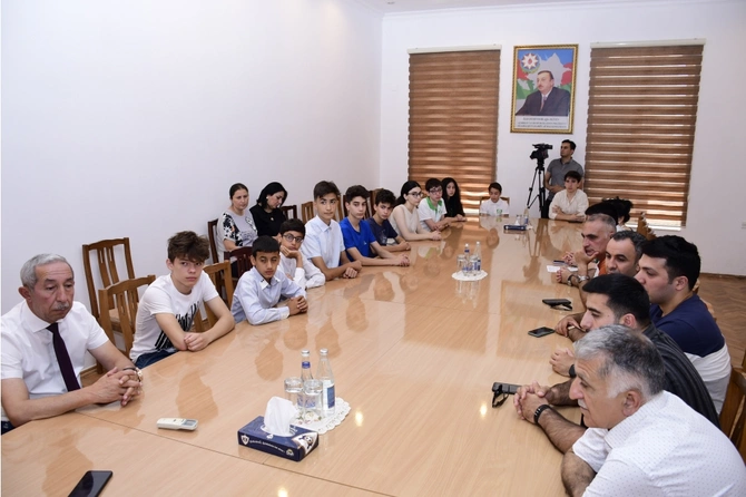 Qaliblər mükafatlandırıldı — FOTOLAR Qaliblər mükafatlandırıldı — FOTOLAR