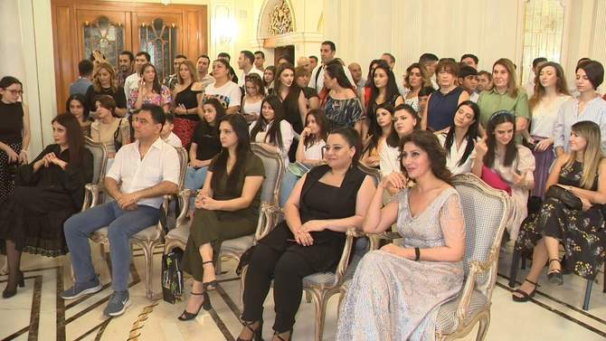 Akademik Musiqili Teatrının əməkdaşları mükafatlandırıldı — FOTOLAR