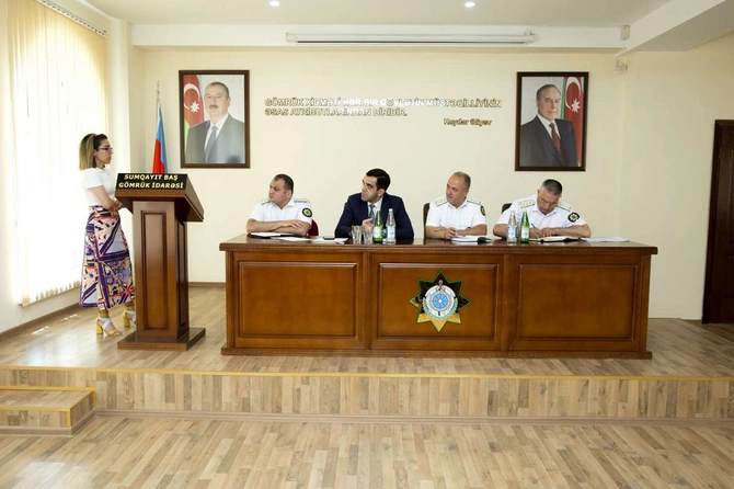 Sumqayıt Baş Gömrük İdarəsində sahibkarlarla görüş keçirildi — FOTOLAR Sumqayıt Baş Gömrük İdarəsində sahibkarlarla görüş keçirildi — FOTOLAR