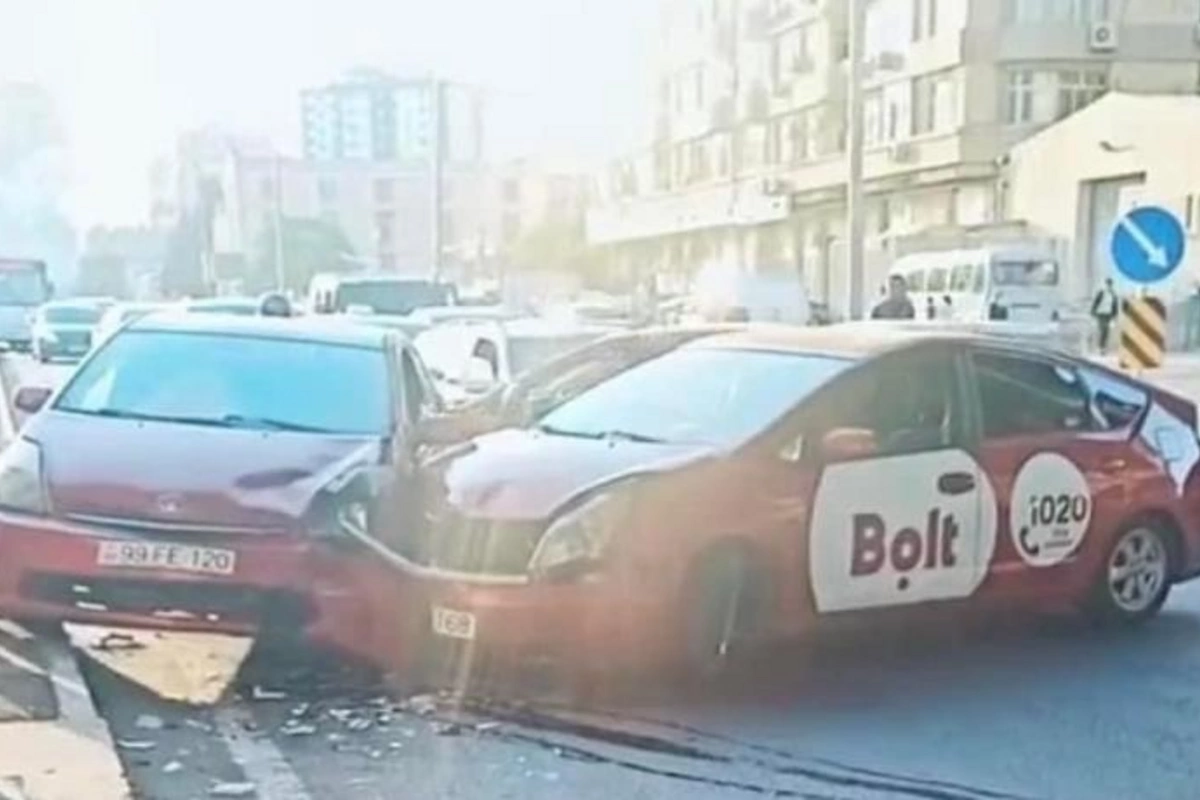 Bir gündə Bakıda beş taksi qəza törətdi — 3-ü “Prius”dur
