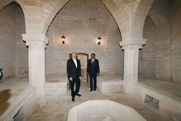 Prezident Ramana qəsəbəsində görülən abadlıq işləri ilə tanış oldu — FOTOLAR Prezident Ramana qəsəbəsində görülən abadlıq işləri ilə tanış oldu — FOTOLAR