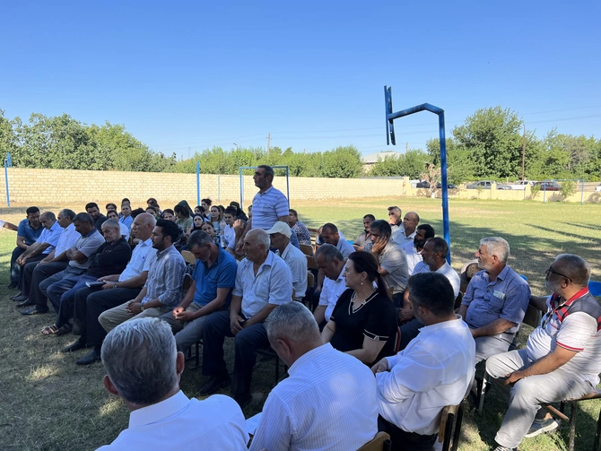 Alı Alıyev Arayatılı kəndində vətəndaşlarla görüş keçirdi — FOTOLAR