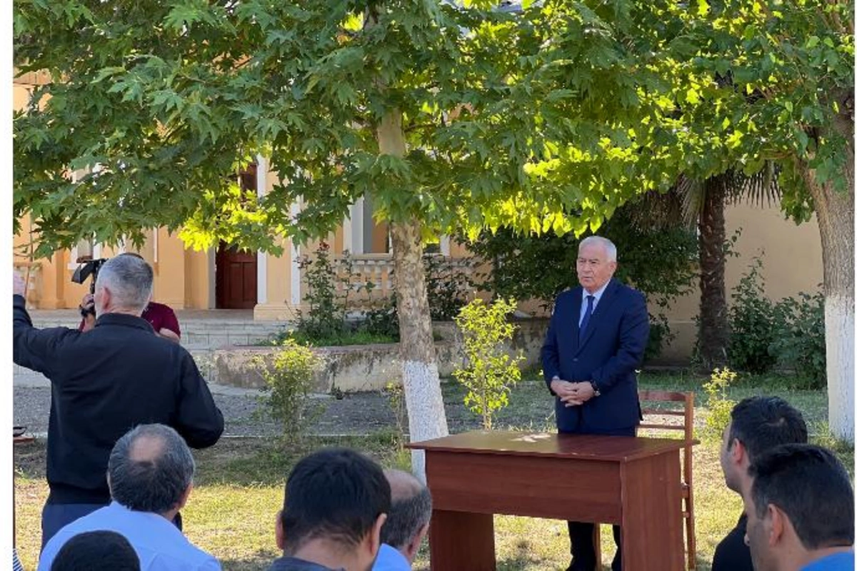 Alı Alıyev Arayatılı kəndində vətəndaşlarla görüş keçirdi — FOTOLAR