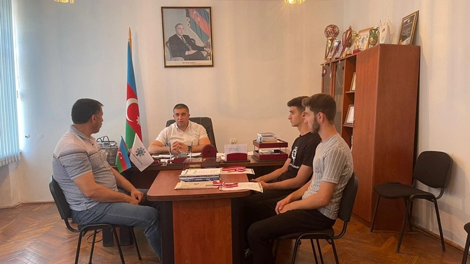 Ölkə çempionatında qalib gələn salyanlı idmançılarla görüş keçirildi — FOTOLAR
