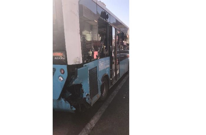 Bakıda avtobus qəzaya düşdü, 5 nəfər xəsarət aldı — FOTOLAR Bakıda avtobus qəzaya düşdü, 5 nəfər xəsarət aldı — FOTOLAR