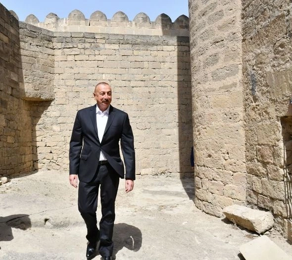 Prezident Ramana qəsəbəsində görülən abadlıq işləri ilə tanış oldu — FOTOLAR Prezident Ramana qəsəbəsində görülən abadlıq işləri ilə tanış oldu — FOTOLAR