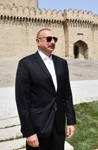 Prezident Ramana qəsəbəsində görülən abadlıq işləri ilə tanış oldu — FOTOLAR Prezident Ramana qəsəbəsində görülən abadlıq işləri ilə tanış oldu — FOTOLAR
