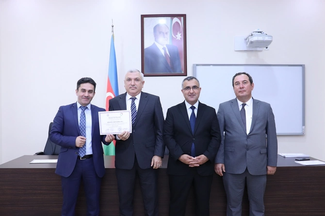Mediatorlara sertifikatlar təqdim edildi — FOTOLAR