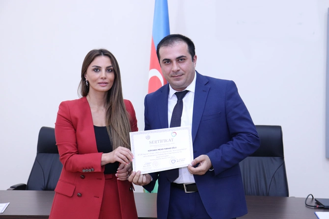 Mediatorlara sertifikatlar təqdim edildi — FOTOLAR