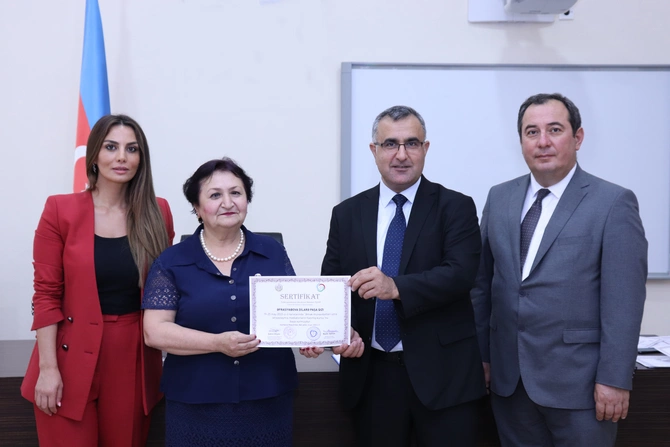 Mediatorlara sertifikatlar təqdim edildi — FOTOLAR