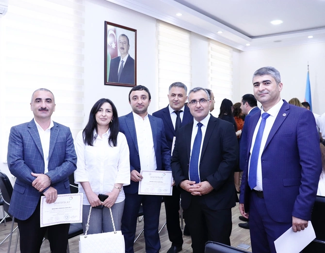 Mediatorlara sertifikatlar təqdim edildi — FOTOLAR