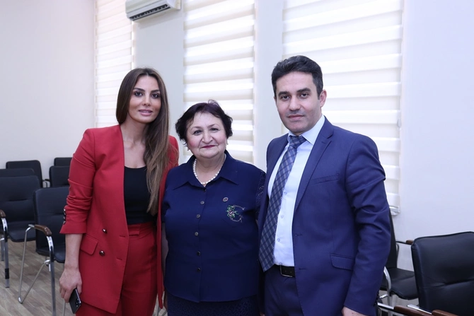 Mediatorlara sertifikatlar təqdim edildi — FOTOLAR