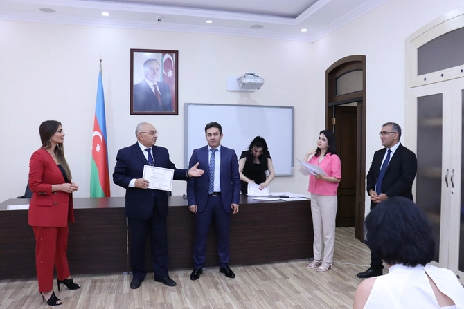 Mediatorlara sertifikatlar təqdim edildi — FOTOLAR