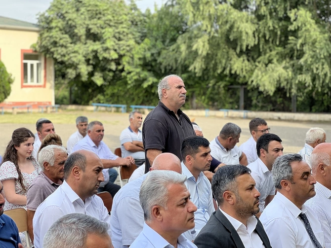Alı Alıyev Gecəgözlü kəndindən olan məcburi köçkünlərlə səyyar-qəbul görüşü keçirdi — FOTOLAR
