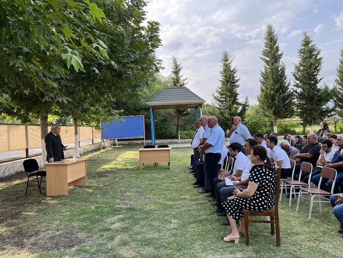 Alı Alıyev Gecəgözlü kəndindən olan məcburi köçkünlərlə səyyar-qəbul görüşü keçirdi — FOTOLAR