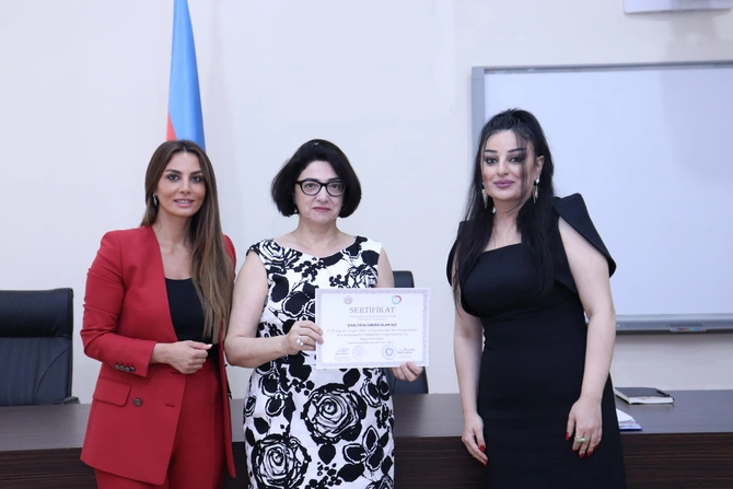 Mediatorlara sertifikatlar təqdim edildi — FOTOLAR