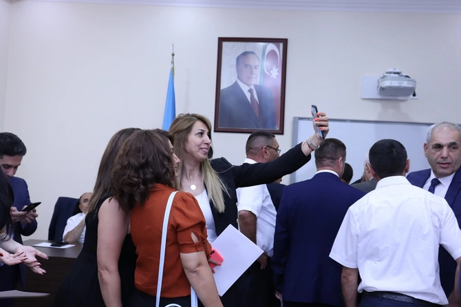Mediatorlara sertifikatlar təqdim edildi — FOTOLAR