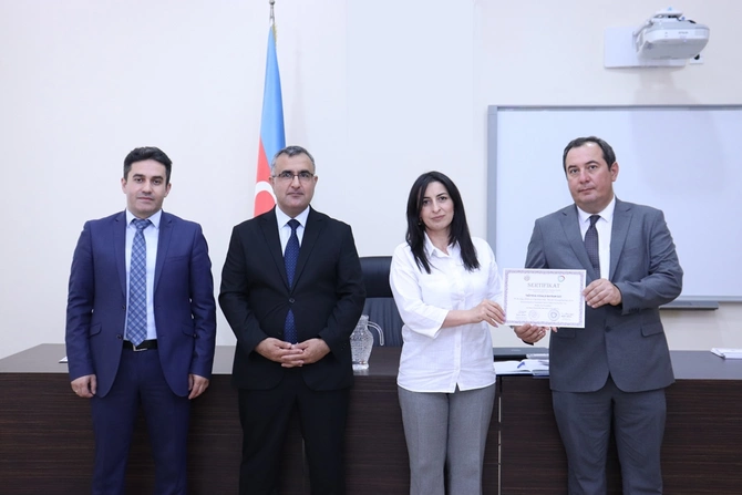 Mediatorlara sertifikatlar təqdim edildi — FOTOLAR