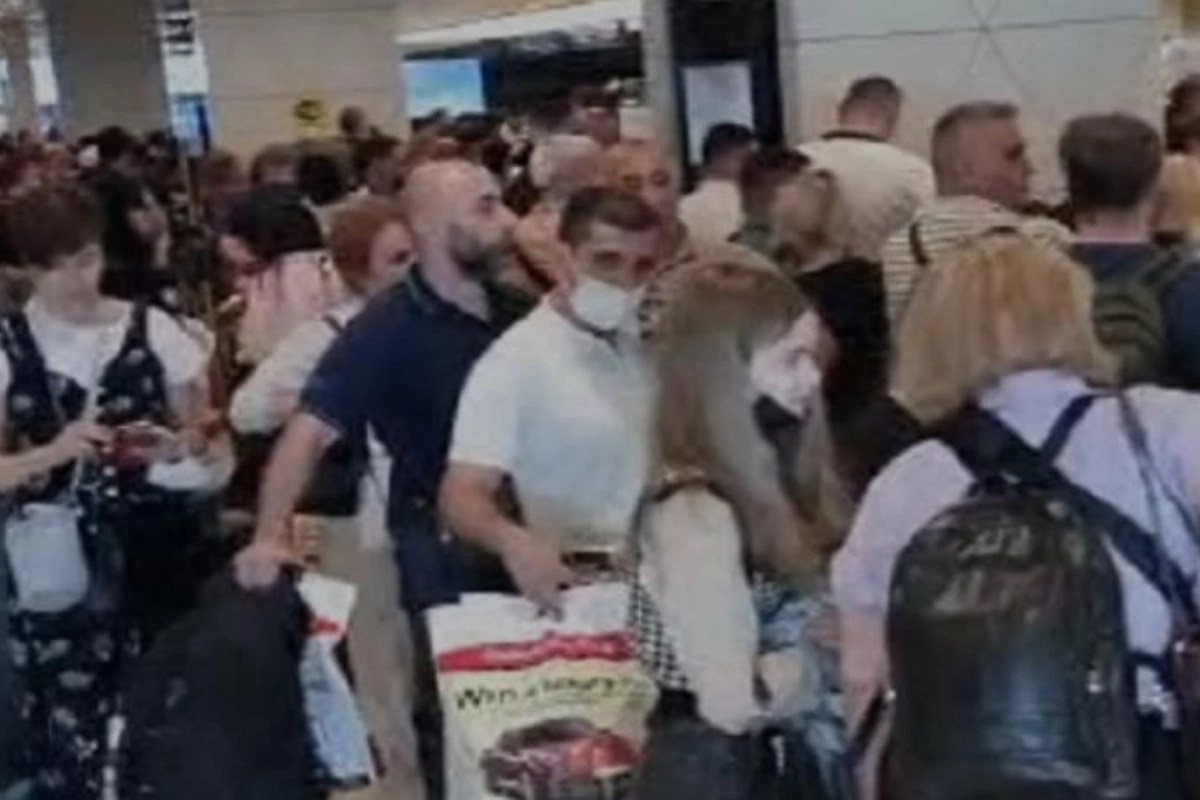 Bakı aeroportunda sistemdə problem yarandı