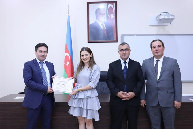 Mediatorlara sertifikatlar təqdim edildi — FOTOLAR