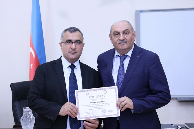 Mediatorlara sertifikatlar təqdim edildi — FOTOLAR