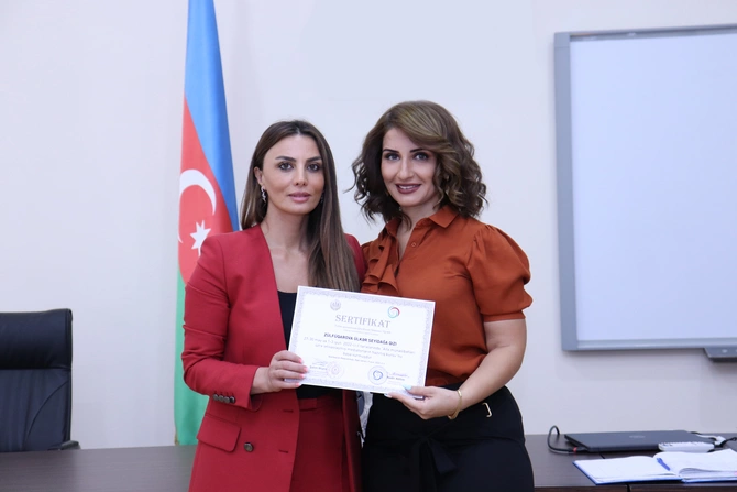 Mediatorlara sertifikatlar təqdim edildi — FOTOLAR