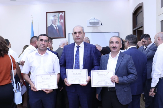 Mediatorlara sertifikatlar təqdim edildi — FOTOLAR