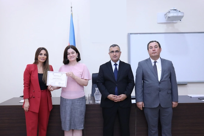 Mediatorlara sertifikatlar təqdim edildi — FOTOLAR
