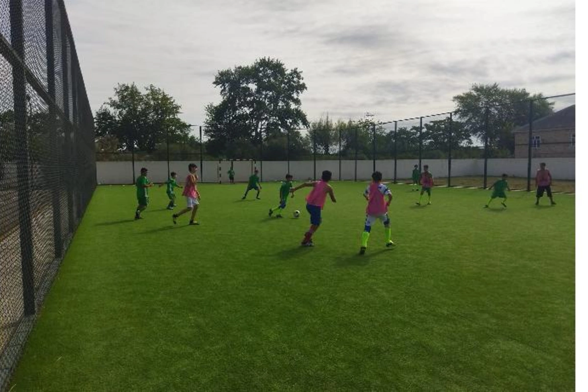 Salyanda yeniyetmələr arasında mini futbol üzrə rayon turniri keçirildi — FOTOLAR