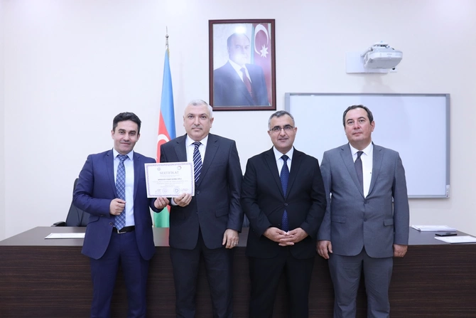 Mediatorlara sertifikatlar təqdim edildi — FOTOLAR