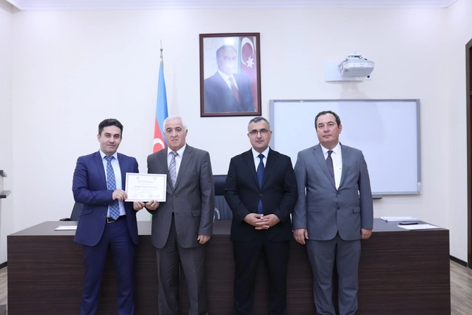 Mediatorlara sertifikatlar təqdim edildi — FOTOLAR