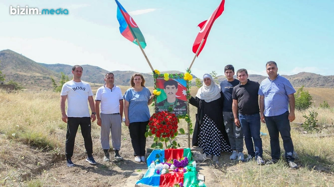 SƏFƏR QEYDLƏRİ: Viran olmuş Qubadlıda ilk hərbçi şəhidin məzarı yenidən bərpa olundu — VİDEO SƏFƏR QEYDLƏRİ: Viran olmuş Qubadlıda ilk hərbçi şəhidin məzarı yenidən bərpa olundu — VİDEO