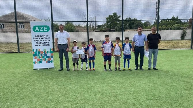 Salyanda yeniyetmələr arasında mini futbol üzrə rayon turniri keçirildi — FOTOLAR Salyanda yeniyetmələr arasında mini futbol üzrə rayon turniri keçirildi — FOTOLAR