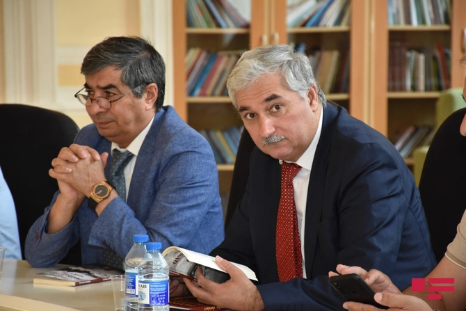 Əflatun Amaşovun ilk romanının təqdimatı keçirildi — FOTOLAR