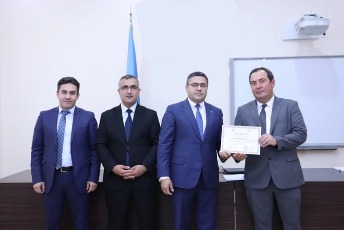 Mediatorlara sertifikatlar təqdim edildi — FOTOLAR