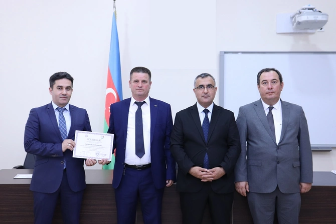 Mediatorlara sertifikatlar təqdim edildi — FOTOLAR