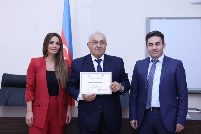 Mediatorlara sertifikatlar təqdim edildi — FOTOLAR