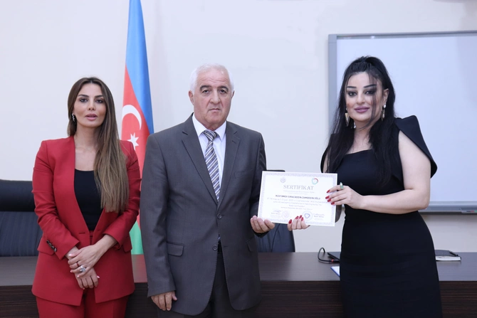 Mediatorlara sertifikatlar təqdim edildi — FOTOLAR