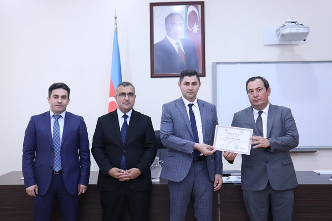 Mediatorlara sertifikatlar təqdim edildi — FOTOLAR