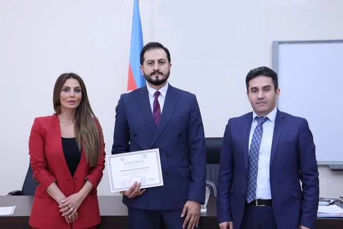 Mediatorlara sertifikatlar təqdim edildi — FOTOLAR
