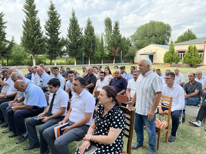 Alı Alıyev Gecəgözlü kəndindən olan məcburi köçkünlərlə səyyar-qəbul görüşü keçirdi — FOTOLAR